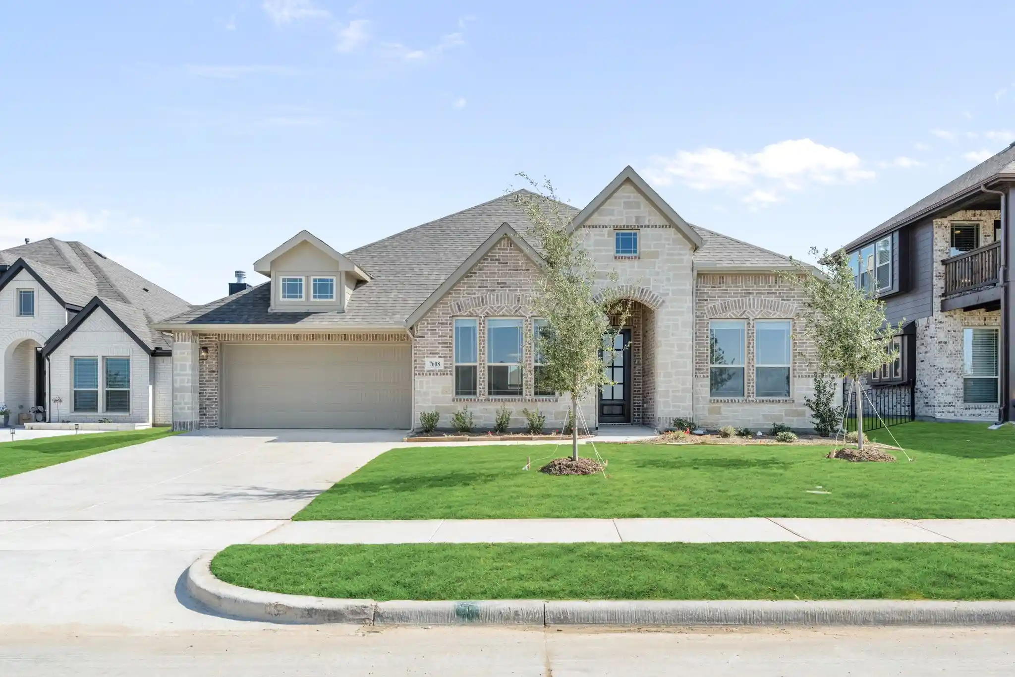 Single family home for sale at 7608 Brindle Bnd, Joshua, TX 76058 | MLS# 21291680