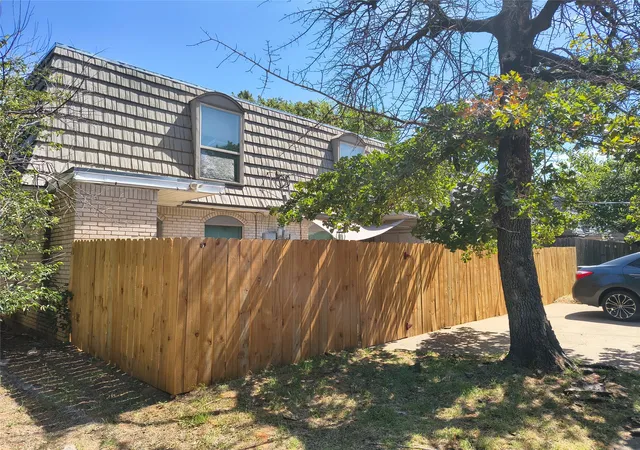 Photo 1 of Multi family home for sale at 1912 W Sanford St, Arlington, TX 76012 | MLS# 21274141 | Listing updated on 2026-08-07