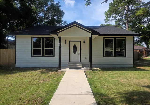 Homes for sale in Olney, TX | 503 W Elm St, Olney, TX 76374 | MLS# 21291695