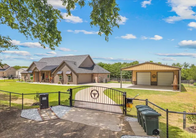 Photo 1 of Single family home for sale at 381 County Road 4945, Leonard, TX 75452 | MLS# 21291698 | Listing updated on 2026-07-17