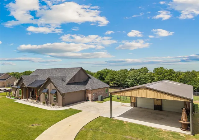 Photo 2 of Single family home for sale at 381 County Road 4945, Leonard, TX 75452 | MLS# 21291698 | Listing updated on 2026-07-17