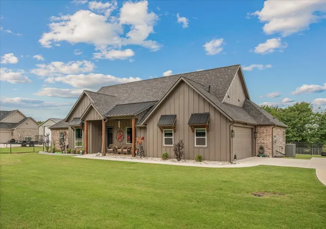 Photo 3 of Single family home for sale at 381 County Road 4945, Leonard, TX 75452 | MLS# 21291698 | Listing updated on 2026-09-23