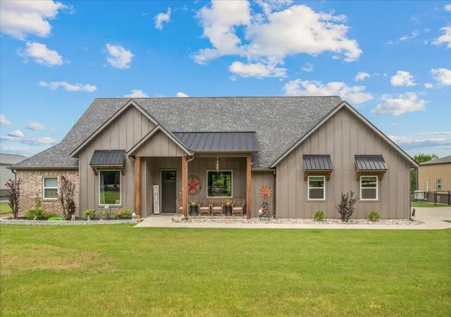 Photo 3 of Single family home for sale at 381 County Road 4945, Leonard, TX 75452 | MLS# 21291698 | Listing updated on 2026-09-23