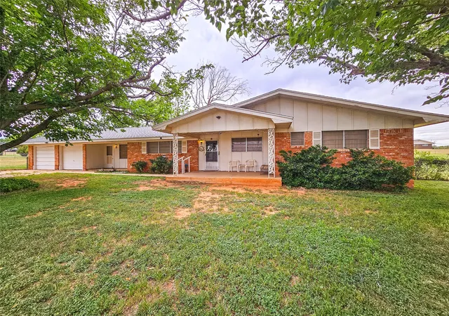 Homes for sale in Sweetwater, TX | 1002 Ridgecrest St, Sweetwater, TX 79556 | MLS# 21291179