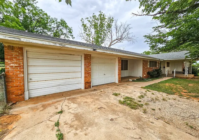 Homes for sale in Sweetwater, TX | 1002 Ridgecrest St, Sweetwater, TX 79556 | MLS# 21291179