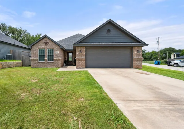 Photo 2 of Single family home for sale at 2514 San Gabriel Dr, Granbury, TX 76048 | MLS# 21291689 | Listing updated on 2026-07-22