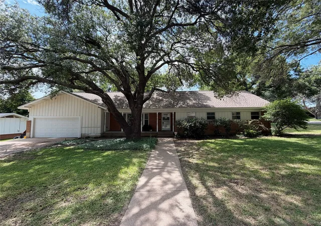 Photo 1 of Single family home for sale at 3100 Cortez Dr, Fort Worth, TX 76116 | MLS# 21290940 | Listing updated on 2026-08-03
