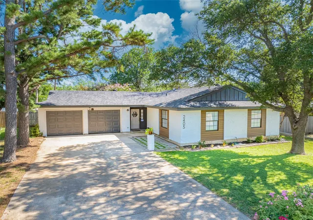 Homes for sale in Breckenridge, TX | 2405 Sha Ln, Breckenridge, TX 76424 | MLS# 21267462