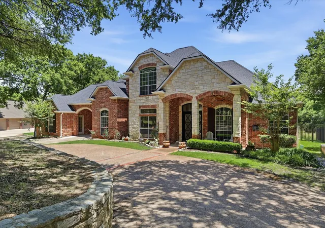 Homes for sale in Little Elm, TX | 6565 Shoreline Dr, Little Elm, TX 75068 | MLS# 21286478