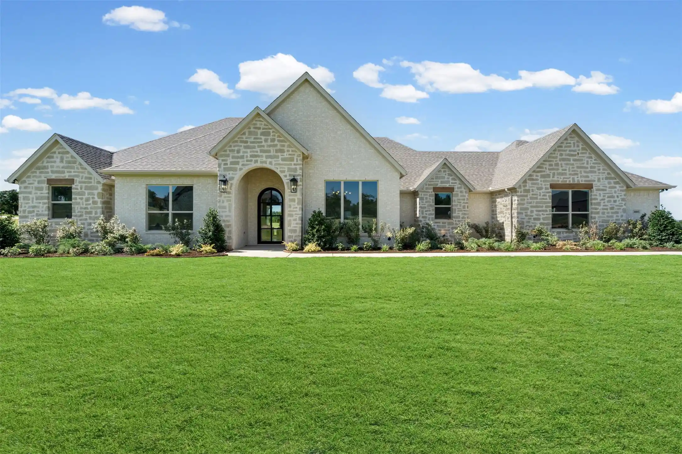 Single family home for sale at 3005 Codigo Dr, Weatherford, TX 76088 | MLS# 21288872