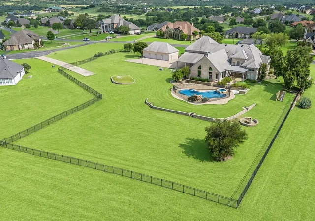 Photo 2 of Mansion for sale at 113 Club House Dr, Weatherford, TX 76087 | MLS# 21291753 | Listing updated on 2026-08-21