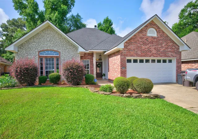 Photo 2 of Sale Pending at 104 Olive St, Haughton, LA 71037 | MLS# 21291756 | Listing updated on 2026-07-26