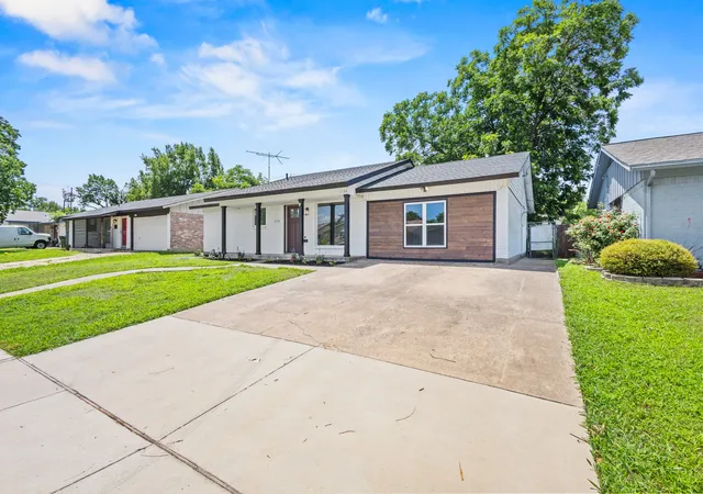 Homes for sale in Carrollton, TX | 2134 Bowie Dr, Carrollton, TX 75006 | MLS# 21291772