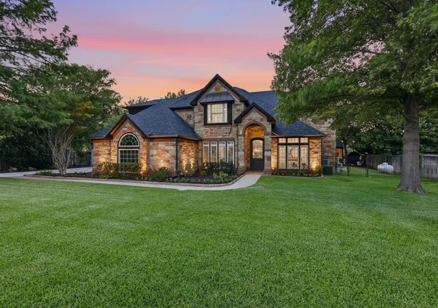 2nd image of 210 Canyon Oaks Dr, Argyle, TX 76226 | MLS# 21284068