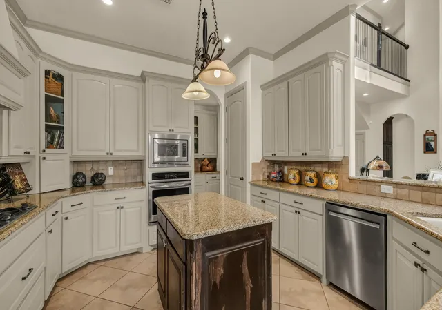 1st image of 917 Crown Valley Dr, Weatherford, TX 76087 | MLS# 21291785