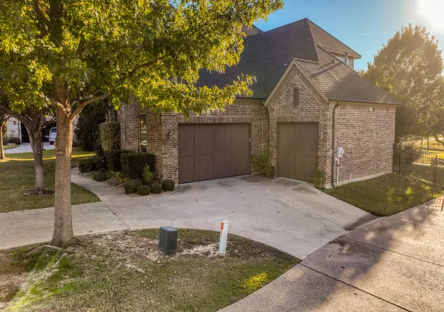 Homes for sale in Weatherford, TX | 917 Crown Valley Dr, Weatherford, TX 76087 | MLS# 21291785