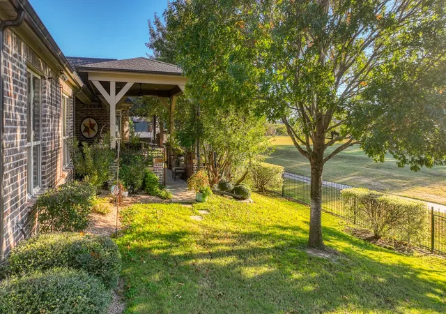 40th image of 917 Crown Valley Dr, Weatherford, TX 76087 | MLS# 21291785