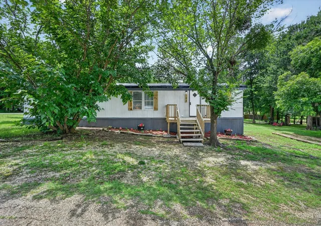 Homes for sale in Alvarado, TX | 143 White Oak St, Alvarado, TX 76009 | MLS# 21288834