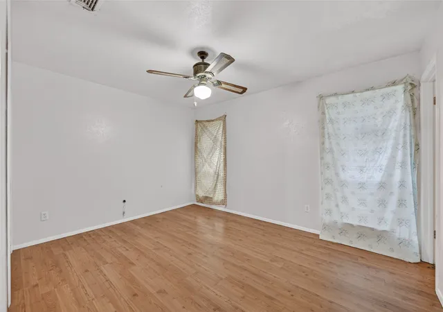4th image of 910 Kerry St, Benbrook, TX 76126 | MLS# 21287185