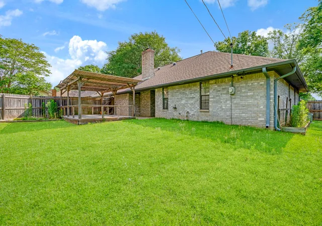 Photo 17 of Single family home for sale at 525 Medalist St, Paris, TX 75460 | MLS# 21290600 | Listing updated on 2026-10-06