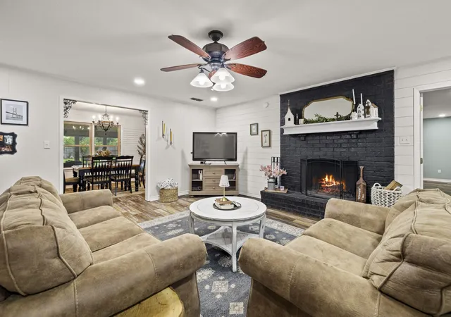 Photo 3 of Single family home for sale at 668 County Road 2436, Mineola, TX 75773 | MLS# 21291805 | Listing updated on 2026-08-21