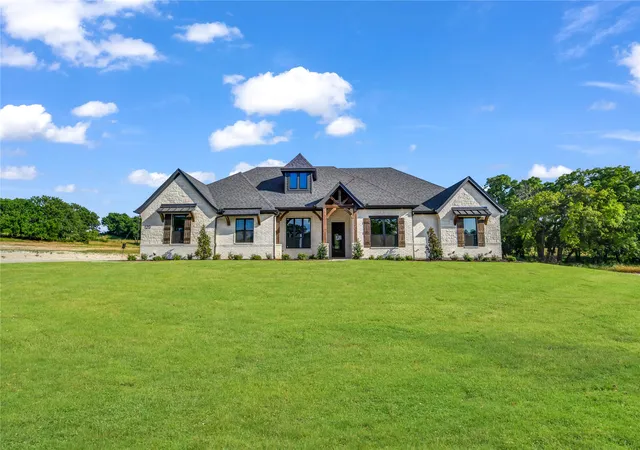 Homes for sale in Decatur, TX | 120 Daggett Dr, Decatur, TX 76234 | MLS# 21291773