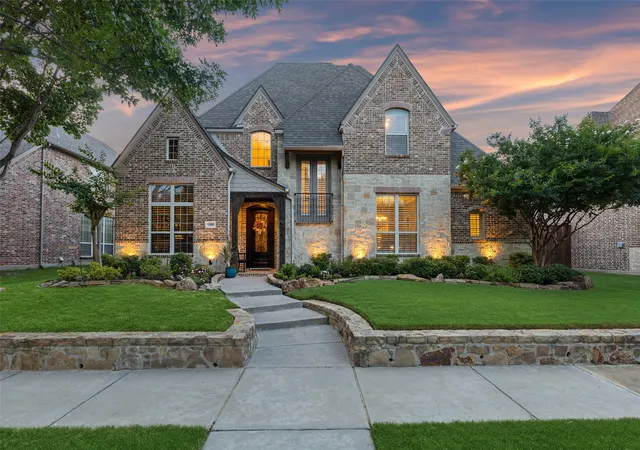 Homes for sale in Frisco, TX | 13608 Lyndhurst Dr, Frisco, TX 75035 | MLS# 21291825
