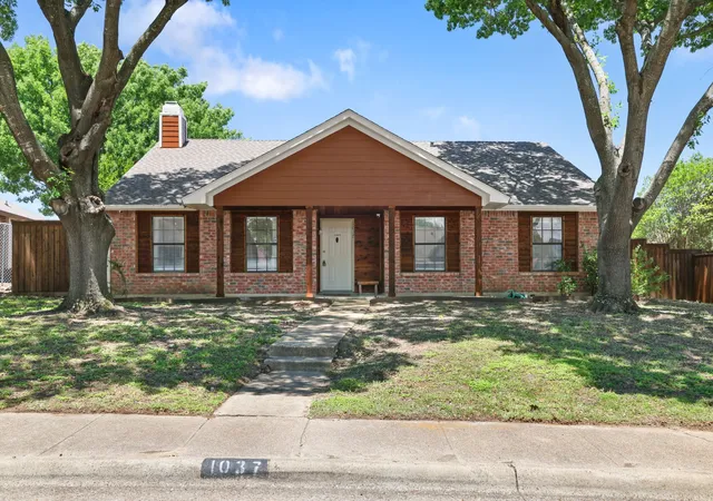 Photo 1 of Sale Pending at 1037 Whitewater Trl, De Soto, TX 75115 | MLS# 21281896 | Listing updated on 2026-08-25