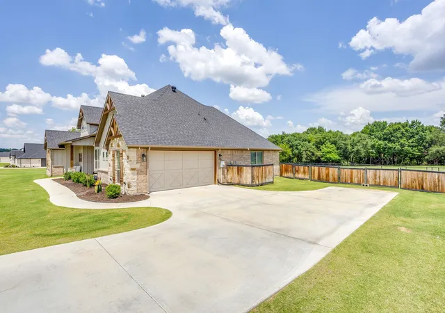 Photo 3 of Single family home for sale at 4000 Crick Court Court, Weatherford, TX 76087 | MLS# 21291543 | Listing updated on 2026-07-11