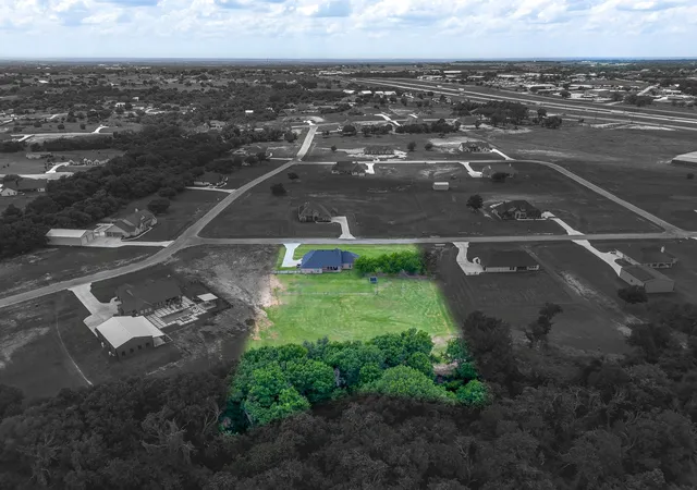 Photo 4 of Single family home for sale at 4000 Crick Court Court, Weatherford, TX 76087 | MLS# 21291543 | Listing updated on 2026-07-11
