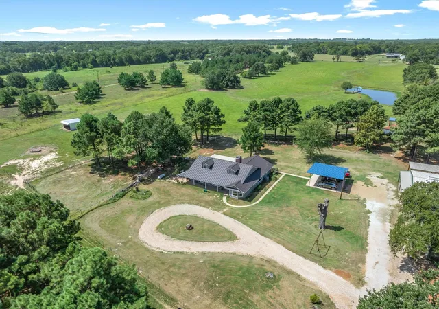 Photo 1 of Single family home for sale at 132 Private Road 7105, Edgewood, TX 75117 | MLS# 21288155 | Listing updated on 2026-08-28