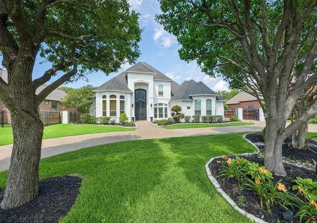 Photo 1 of Single family home for sale at 920 Independence Pkwy, Southlake, TX 76092 | MLS# 21276813 | Listing updated on 2026-08-29