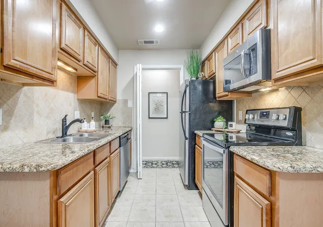 Photo 3 of Townhouse for sale at 5714 Cedar Creek Dr, Benbrook, TX 76109 | MLS# 21291851 | Listing updated on 2026-07-21