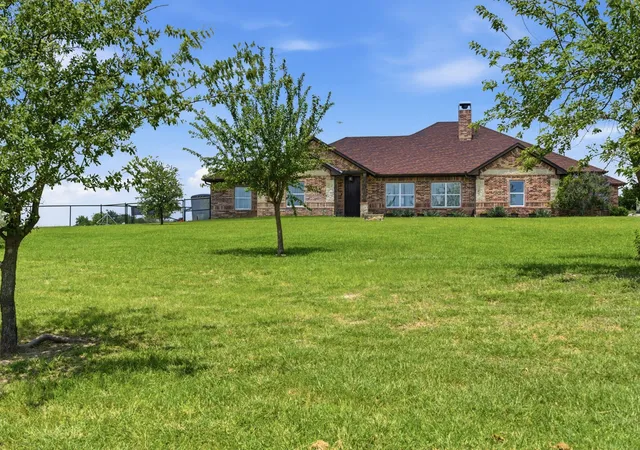 2nd image of 3020 Jolene Ct, Springtown, TX 76082 | MLS# 21291417