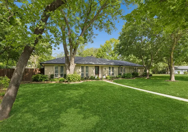Homes for sale in Colleyville, TX | 7208 Tumbleweed Ct, Colleyville, TX 76034 | MLS# 21268037