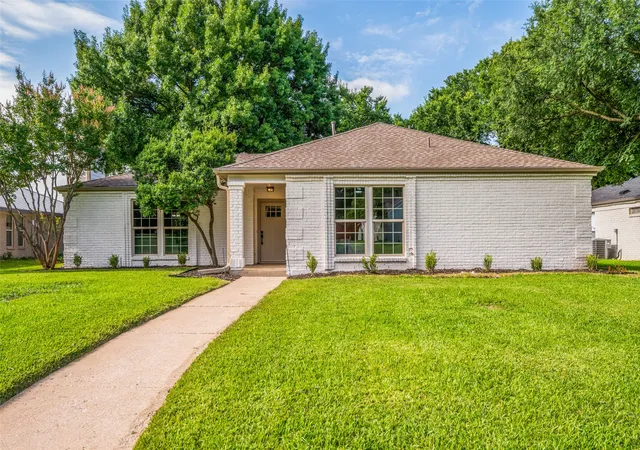 Photo 2 of Sale Pending at 4516 Hartford Dr, Plano, TX 75093 | MLS# 21291132 | Listing updated on 2026-07-13