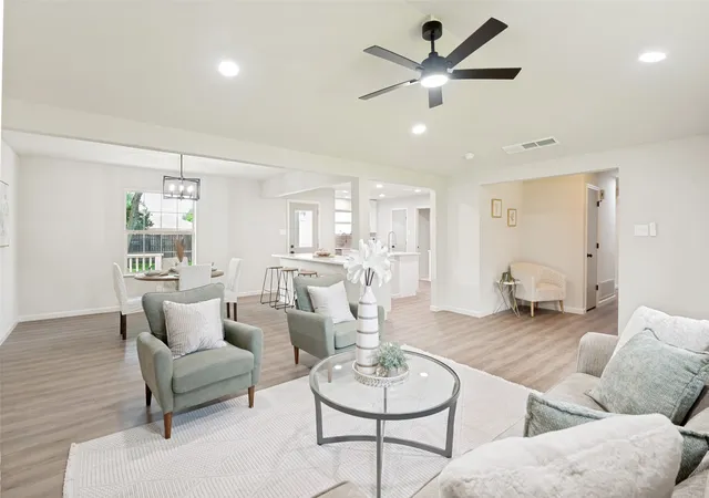 Photo 4 of Sale Pending at 4516 Hartford Dr, Plano, TX 75093 | MLS# 21291132 | Listing updated on 2026-07-13
