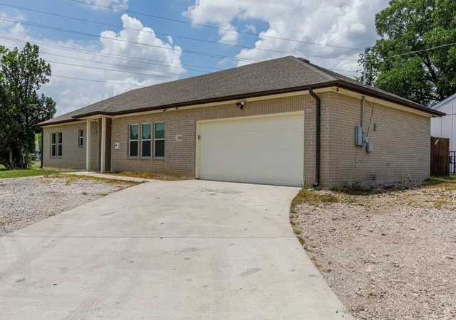 Photo 3 of Single family home for sale at 3083 Sunnyvale St, Dallas, TX 75216 | MLS# 21290109 | Listing updated on 2026-07-16
