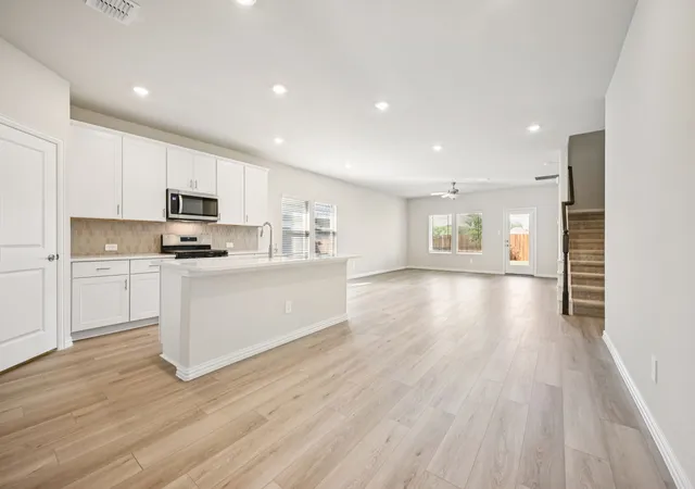 Photo 3 of Single family home for sale at 3256 Mint Springs St, Fort Worth, TX 76179 | MLS# 21291285 | Listing updated on 2026-08-25