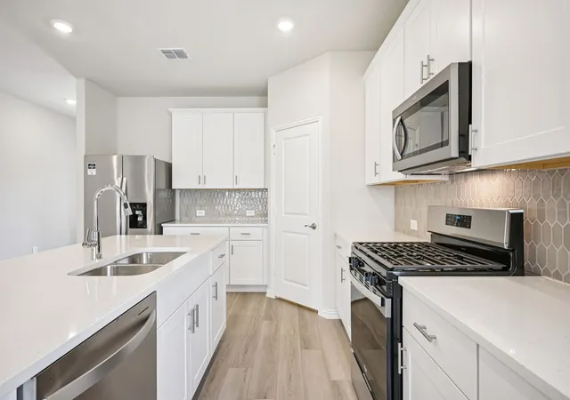 Photo 4 of Single family home for sale at 3256 Mint Springs St, Fort Worth, TX 76179 | MLS# 21291285 | Listing updated on 2026-08-25