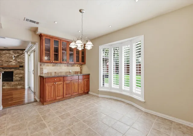 Homes for sale in Grapevine, TX | 2009 Tanglewood Dr, Grapevine, TX 76051 | MLS# 21291233