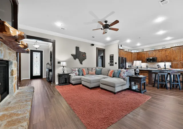Photo 3 of Sale Pending at 109 Lighthouse Ln, Kemp, TX 75143 | MLS# 21281385 | Listing updated on 2026-07-28