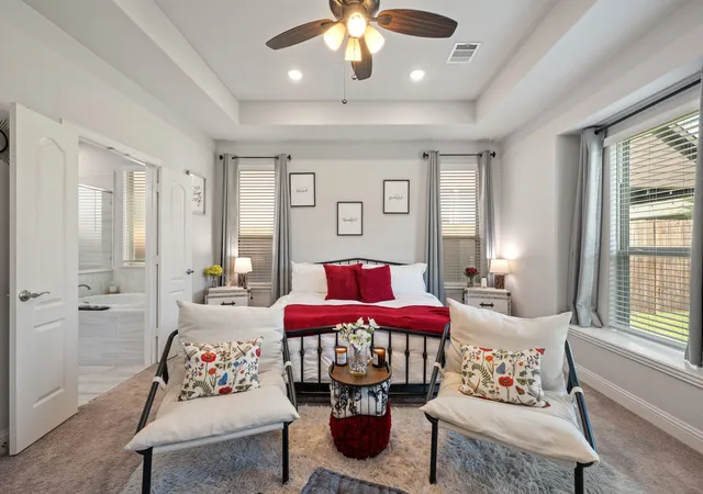 Photo 4 of Single family home for sale at 1013 Firecracker Dr, Justin, TX 76247 | MLS# 21292064 | Listing updated on 2026-10-01