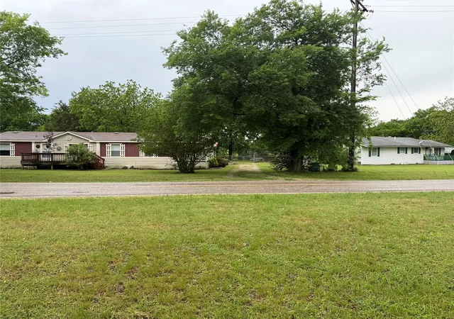 Homes for sale in Bailey, TX | 112 Se Front St, Bailey, TX 75452 | MLS# 21291473