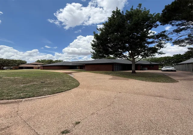 Homes for sale in Abilene, TX | 14 Fairway Oaks Blvd, Abilene, TX 79606 | MLS# 21290783