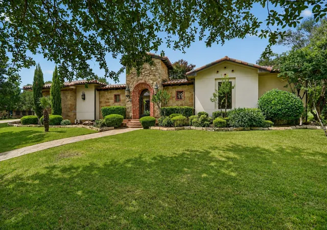 Homes for sale in Burleson, TX | 716 Flamingo Cir, Burleson, TX 76028 | MLS# 21272206