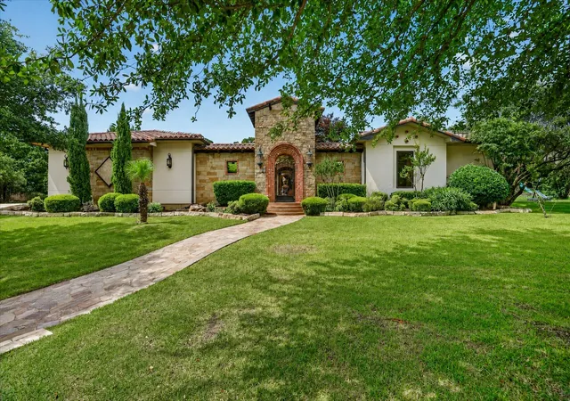Homes for sale in Burleson, TX | 716 Flamingo Cir, Burleson, TX 76028 | MLS# 21272206
