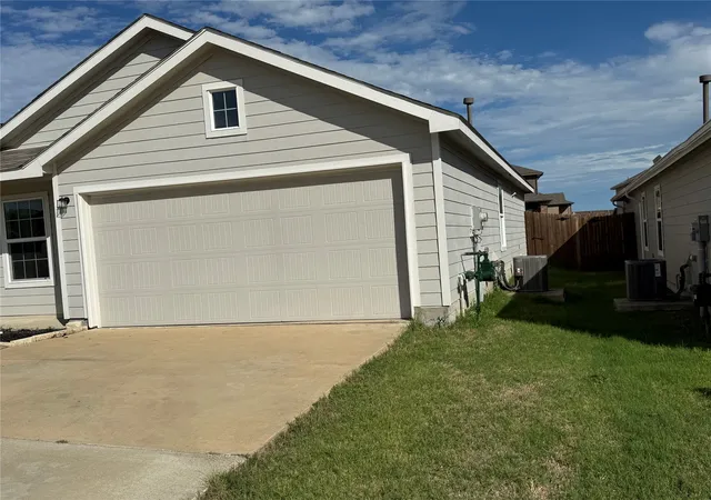 Photo 3 of Sale Pending at 5609 Hepburn St, Forney, TX 75126 | MLS# 21291789 | Listing updated on 2026-10-06