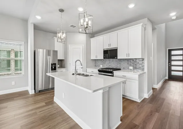 Photo 4 of Single family home for sale at 3221 Scorpion Ln, Fort Worth, TX 76179 | MLS# 21291297 | Listing updated on 2026-08-22