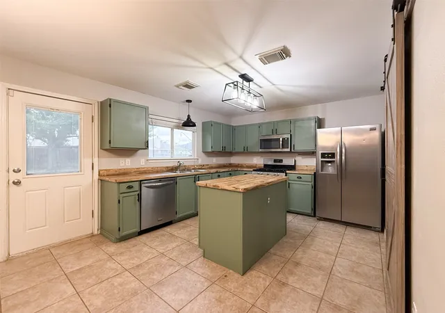 Photo 3 of Single family home for sale at 1578 Crown View Dr, Little Elm, TX 75068 | MLS# 21291266 | Listing updated on 2026-08-04